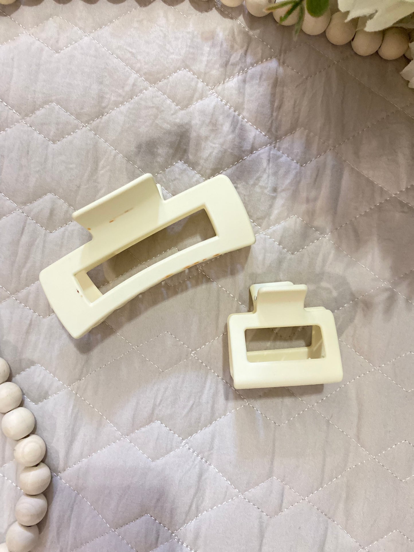 CREAMY CLIPS| SET OF 2 | HAIR CLIPS