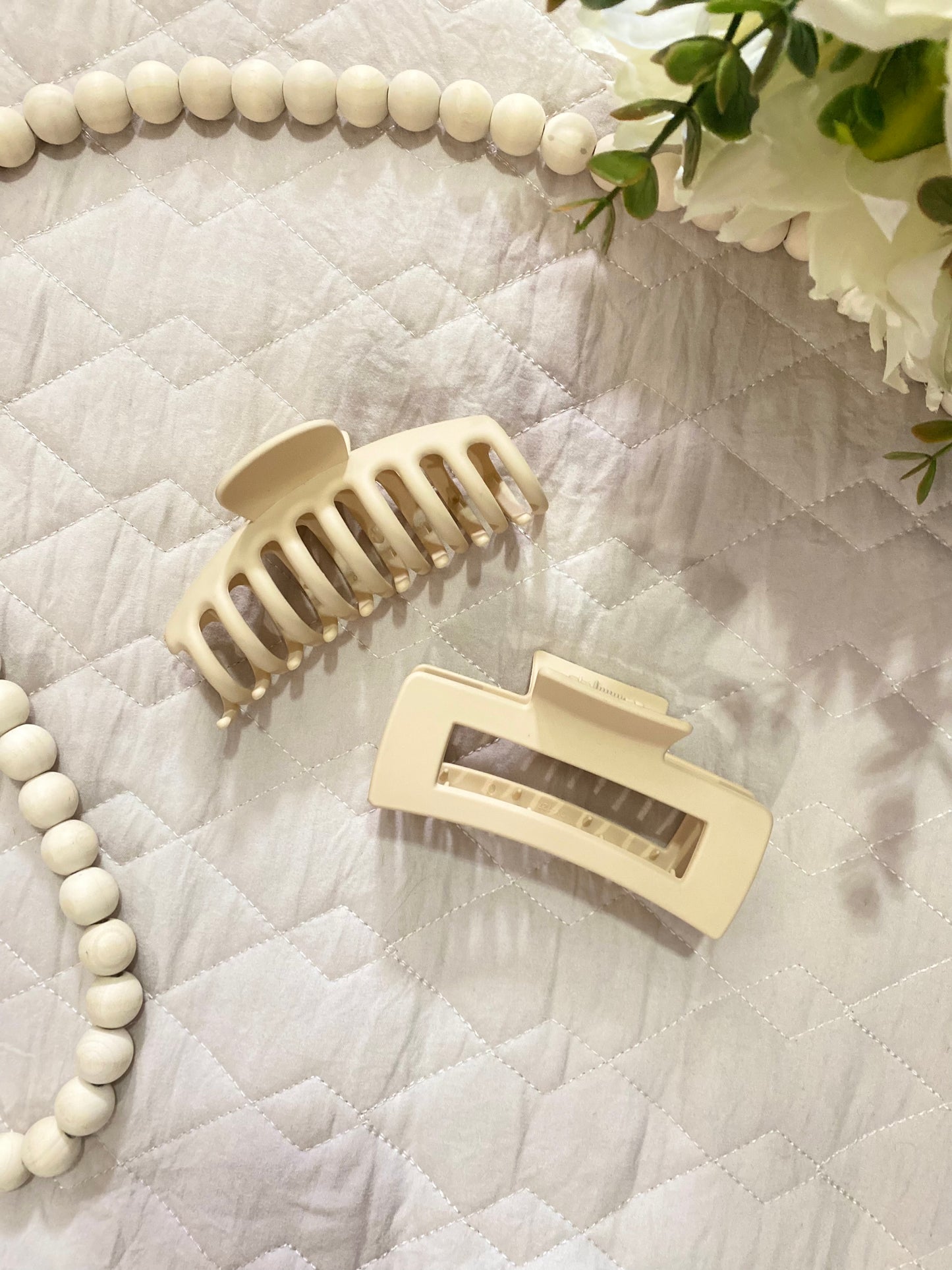 BEIGE CLIPS | SET OF 2 | HAIR CLIPS
